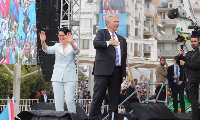 İYİ PARTİ GENEL BAŞKANI AKŞENER: "MENDERES'İN MEZARINI ÇAKIRBEYLİ'YE GETİRMEK BOYNUMUN BORCUDUR" "ÇILDIR HAVAALANI'NI SİVİL UÇUŞA AÇACAĞIZ" "AYDIN'A TARIM SEKTÖRÜ İÇİN BÜYÜK FUAR ALANI YAPACAĞIZ"