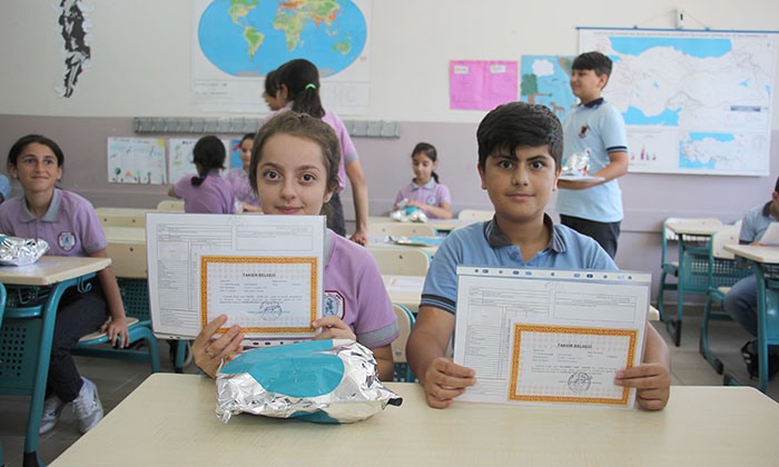 AYDIN'DA 186 BİN 545 ÖĞRENCİ KARNE ALDI