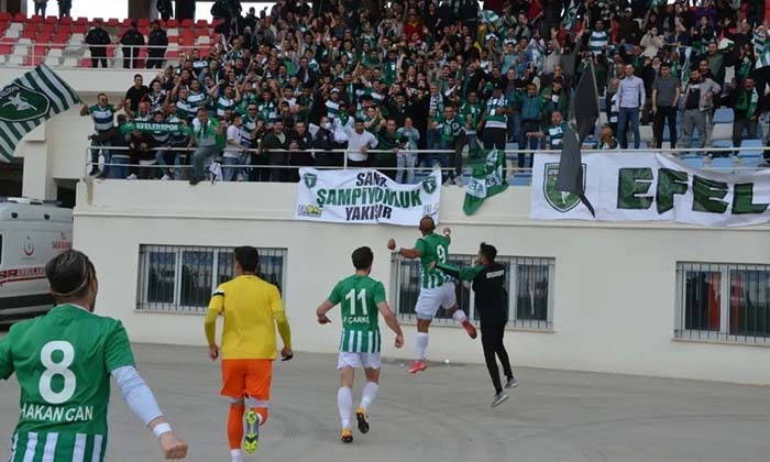 EFELER 09 SFK FİNALE YÜKSELDİ