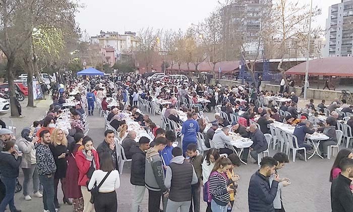 BAŞKAN ÇERÇİOĞLU İFTAR SOFRASINDA VATANDAŞLARLA BİR ARAYA GELDİ