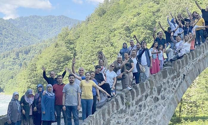 ÇÖL SICAKLARINDAN KAÇAN AYDINLILAR KARADENİZ'E AKIN EDİYOR