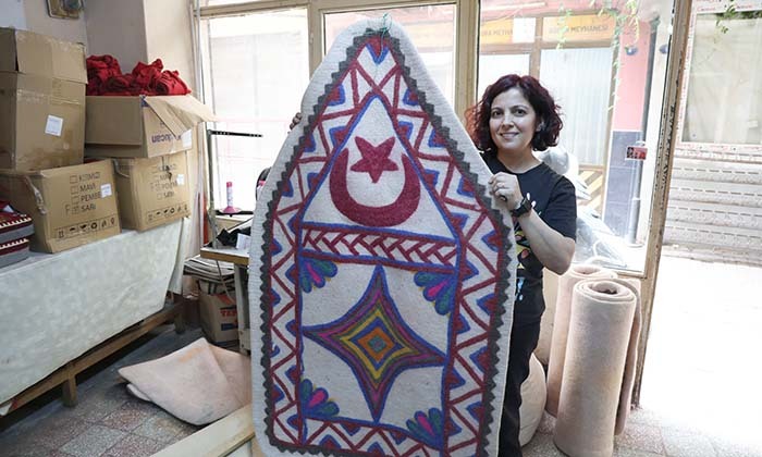 KEÇECİLİK MESLEĞİ DE TARİHE KARIŞIYOR ARTIK ÇOBANLARA DEĞİL, NOSTALJİ SEVENLER İÇİN ÇALIŞIYOR