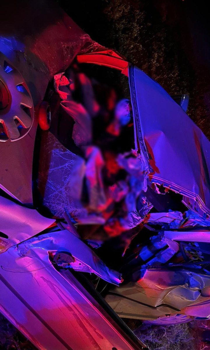 OTOMOBİL TRAKTÖR RÖMORKUNA ÇARPTI: 2 ÖLÜ, 2 AĞIR YARALI