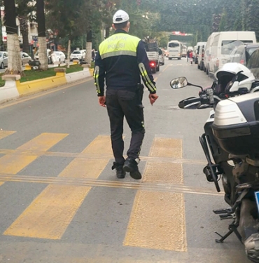 AYDIN'DA KGYS KAMERALARINDAN 1 SAATTE 11 ARACA PARK CEZASI KESİLDİ