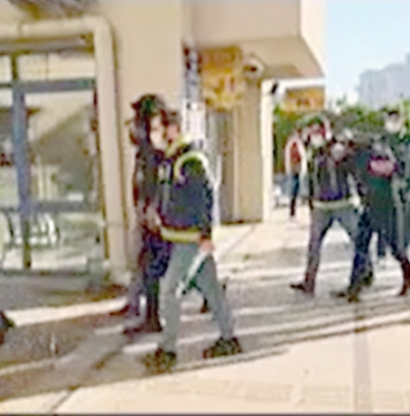 İNGİLİZ BANKALARINI 32 MİLYON LİRA DOLANDIRDILAR MUĞLA EMNİYET MÜDÜRLÜĞÜ ASAYİŞ ŞUBE MÜDÜRLÜĞÜ EKİPLERİNİN 3 AY TEKNİK VE FİZİKİ TAKİBİNDE BULUNAN DOLANDIRICILIK ŞEBEKESİ YAKALANIRKEN, ŞÜPHELİLERİN İNGİLİZ BANKALARINI