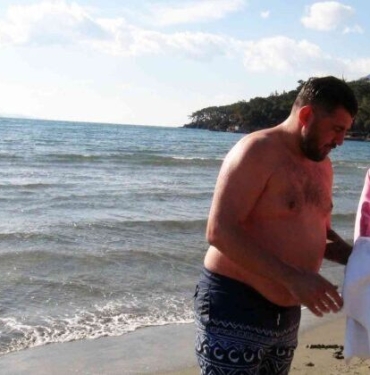 Bi̇r Yanda Kar, Bi̇r Yanda Deni̇z Keyfi̇
