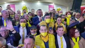 Kuşadası Esnafı Yeni̇den  Çalım Dedi̇