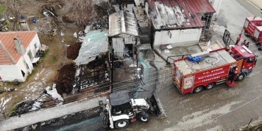 MAZOT DEPOSU ALEVLERE TESLİM OLMUŞTU, HAVADAN GÖRÜNTÜLENDİ