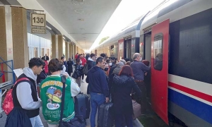 TÜRKİYE'NİN İLK DEMİRYOLU ESKİ GÜNLERİNE DÖNDÜ OTOBÜS FİYATLARI ARTTI, TRENLERDE YOĞUNLUK YAŞANDI