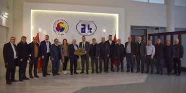 AYDIN TİCARET BORASI YÖNETİMİ EGE ZEYTİN VE ZEYTİNYAĞI İHRACATÇILARI BİRLİĞİ YÖNETİM KURULU BAŞKANI ER'İ AĞIRLADI