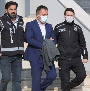 AYDIN MERKEZLİ 11 İLDE TARİHİ ESER OPERASYONU OPERASYONDA BİR MÜZE MÜDÜRÜ İLE POLİS MEMURUNUN DA ARALARINDA BULUNDUĞU 4 KİŞİ TUTUKLANDI DONATELLO'NUN "DAVUT" HEYKELİNİN 18. YÜZYILDA YAPILAN BİR REPLİKASI ELE GEÇİRİLDİ