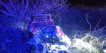 HURDAYA DÖNEN ARAÇTAN 2 YARALI ÇIKTI