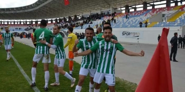 EFELER 09 SFK FİNALE YÜKSELDİ