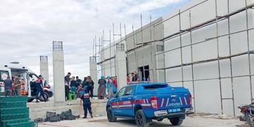 AYDIN'DA BİR FABRİKANIN DUVARI YIKILDI: 8 YARALI