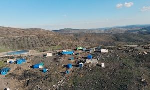 ÇADIRLARDA GEÇEN YAŞAM ORMAN KESİM İŞÇİLERİ KÖY NÜFUSUNA ULAŞTI