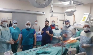 AYDIN DEVLET HASTANESİ, BAŞARILI BİR OPERASYONA İMZA ATTI KARNINDAKİ 8 CM'LİK BALONLAŞMA, EVAR İLE ONARILDI