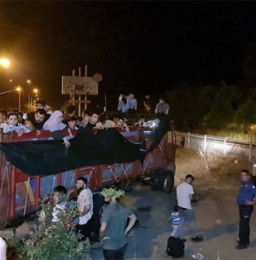 HAYVAN NAKİL ARACINDA SIĞINMACI DRAMI