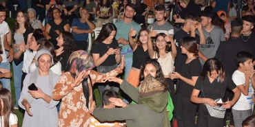 KONSER (14)