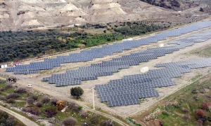 GÜNEŞ ENERJİ SANTRALİ BELEDİYENİN BORÇLARINI SIFIRLADI GÜNEŞTEN YILDA 13 MİLYON KAZANDI KUYUCAK'A GES PİYANGOSU