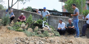 İKİ AY ÖNCE NEJLA'NIN EVLİLİĞİ İÇİN TOPLANAN SEVENLERİ, BU DEFA CENAZESİ İÇİN TOPLANDI KOCASI TARAFINDAN KESİLEREK HUNHARCA ÖLDÜRÜLEN NEJLA GELİN, GÖZYAŞLARI ARASINDA TOPRAĞA VERİLDİ NEJLA'NIN ANNESİ VE BABASI KATİLİN EN AĞIR