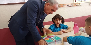 AYDIN'DA 1 BUÇUK MİLYON ÜCRETSİZ DERS KİTABI DAĞITILDI