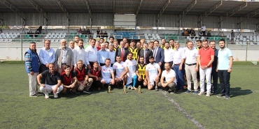 AYDIN'DA DİN GÖREVLİLERİ ARASI FUTBOL TURNUVASININ KAZANANI ÇİNE OLDU