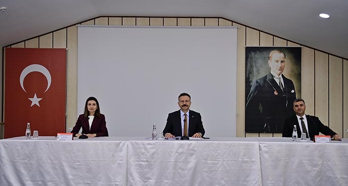 VALİ AKSOY, KARPUZLULU MUHTARLAR İLE BİR ARAYA GELDİ