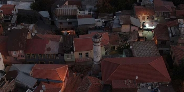 DEPREMDE YIKILAN MİNARE HAVADAN GÖRÜNTÜLENDİ İZMİRLİLER GECE YARISI DEPREMLE UYANDI