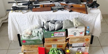 YATAĞAN'DA CEPHANELİK GİBİ EVE JANDARMADAN OPERASYON