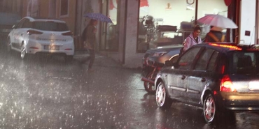 AYDIN'DA BEKLENEN SAĞANAK YAĞIŞ BAŞLADI