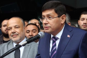İYİ PARTİ'DEN AK PARTİ'YE GEÇEN BAŞKAN ÖZCAN'A GÖRKEMLİ KARŞILAMA