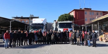 KARPUZLU'DA DEPREM BÖLGELERİ İÇİN TOPLANAN YARDIMLAR YOLA ÇIKTI