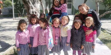 JANDARMA EKİPLERİ ÖĞRENCİLERİ BİLGİLENDİRME FAALİYETLERİNE DEVAM EDİYOR