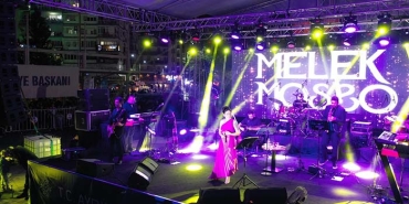 SANATÇI MOSSO AYDINLILARA UNUTULMAZ BİR KONSER VERDİ AYDIN BÜYÜKŞEHİR BELEDİYESİ 19 MAYIS'I COŞKUYLA KUTLUYOR