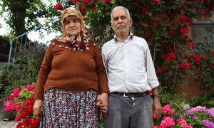 YARIM ASIRLIK EVLİLİKLERİNİ '4S' MODELİNE BORÇLULAR 53 YIL ÖNCE BİRLEŞEN ELLERİ HİÇ AYRILMADI