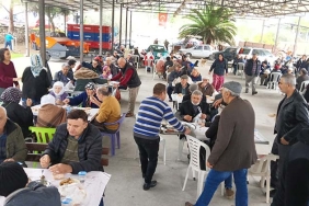 ŞİNASİ ÖĞRETMEN, 19 YIL GÖREV YAPTIĞI KÖYDE UNUTULMADI