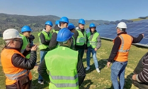 AYDIN'DA ÖĞRENCİLER GÜNEŞ ENERJİ SANTRALİNİ GEZDİ