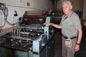 ASIRLIK MAKİNELER ÖKSÜZ KALDI EMEKTAR MATBAACI HAYATINI KAYBETTİ