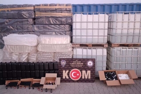 AYDIN'DA SAHTE İÇKİ OPERASYONU: 3 GÖZALTI 2 BİN 500 LİTRE ETİL ALKOL ELE GEÇİRİLDİ