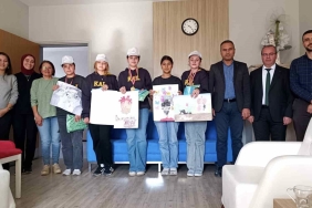 KARPUZLU'DA DERECEYE GİREN LİSE ÖĞRENCİLERİ ÖDÜLLENDİRİLDİ