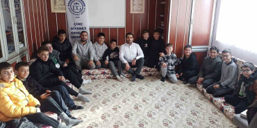 ÇİNE'DE GENÇ GÖNÜLLÜLER ÇOCUKLARLA BULUŞTU