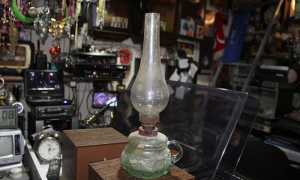 BİR ZAMANLAR HER EVİN VAZGEÇİLMEZİ OLAN GAZ LAMBALARI ŞİMDİ NOSTALJİ OLDU