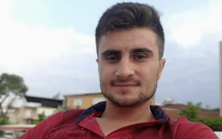 İkinci kattan düşen genç hayata tutunamadı
