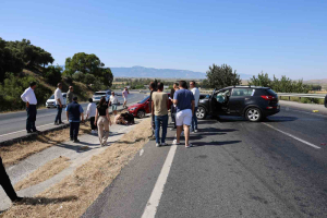 TANKERDEN DÖKÜLEN BALIK YAĞI KARAYOLUNU SAVAŞ ALANINA ÇEVİRDİ