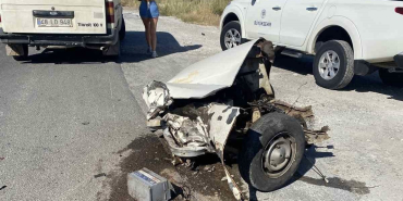MUĞLA'DAKİ KAZADA OTOMOBİL İKİYE AYRILDI