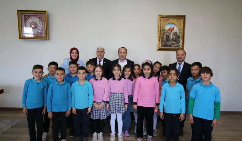 Minikler kamu yönetimini yerinde öğrendi